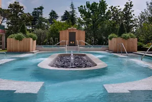 Pool im Hotel eigenen Spa